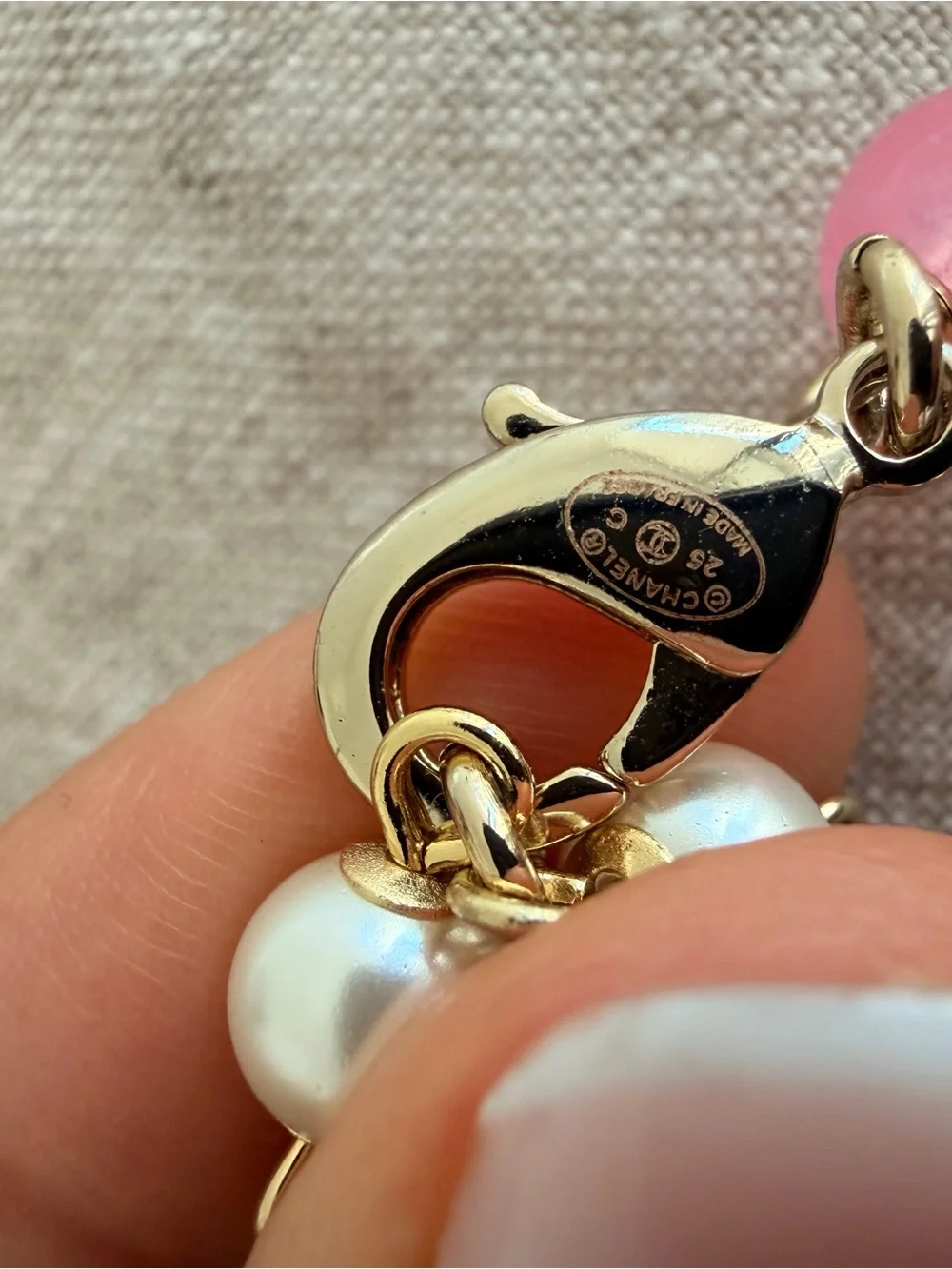 CHANEL Pink and White Pearl Heart Charm Belt